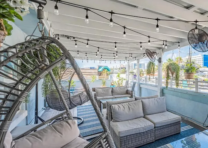 Blue Wave Suite 8